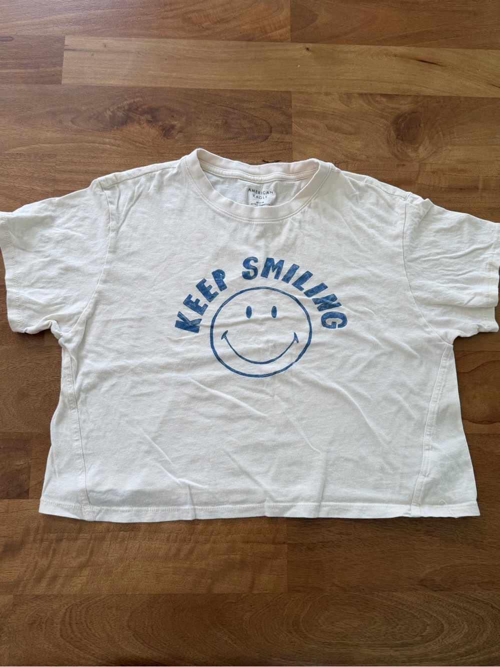 American Eagle Outfitters Cropped Tee with Blue "Keep Smiling" Graphic Size M